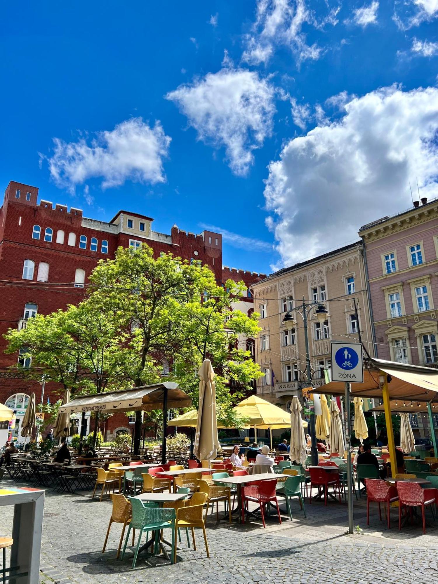 Cedar Inn Budapest - Palace District Eksteriør bilde