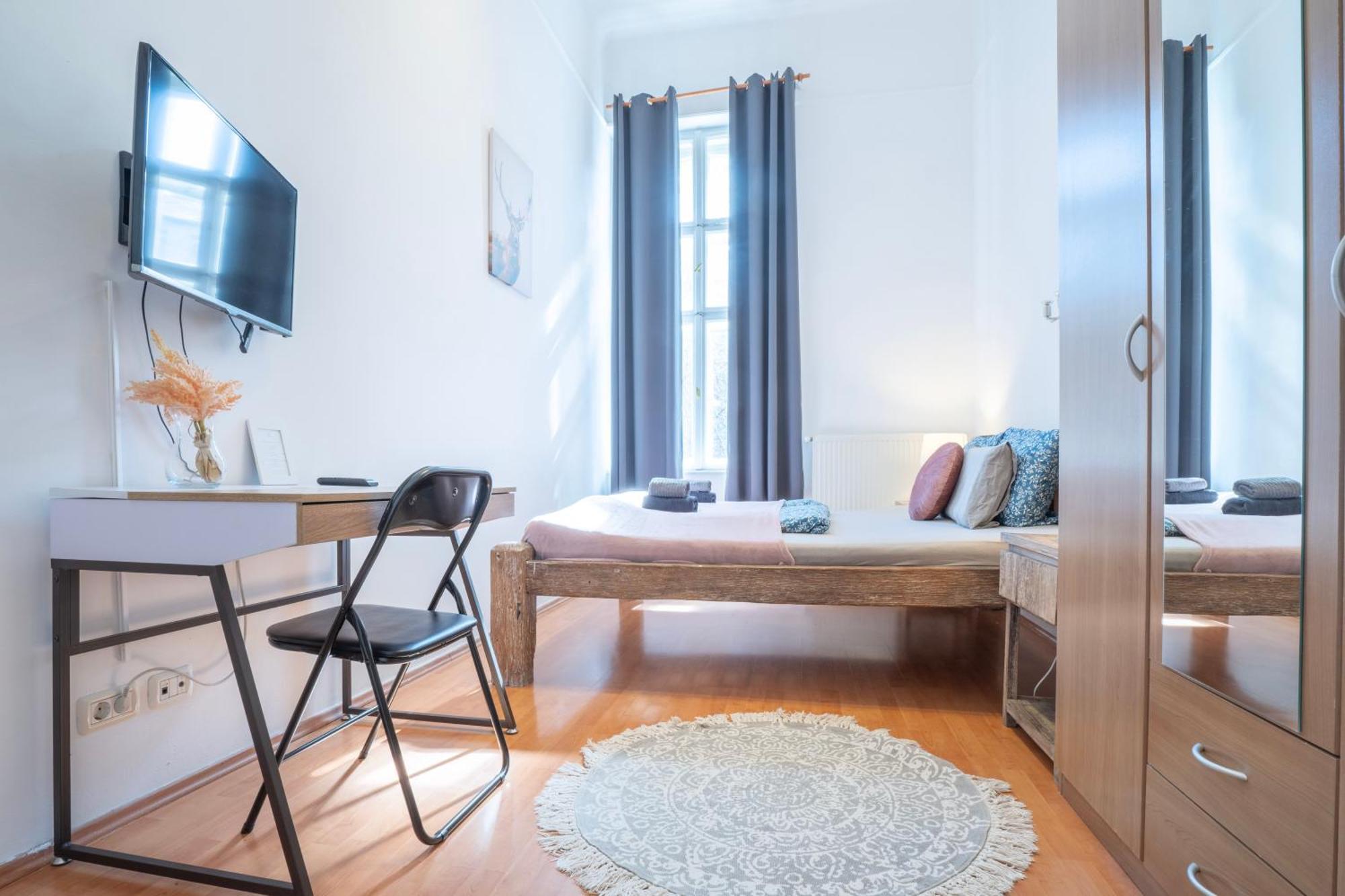 Cedar Inn Budapest - Palace District Eksteriør bilde