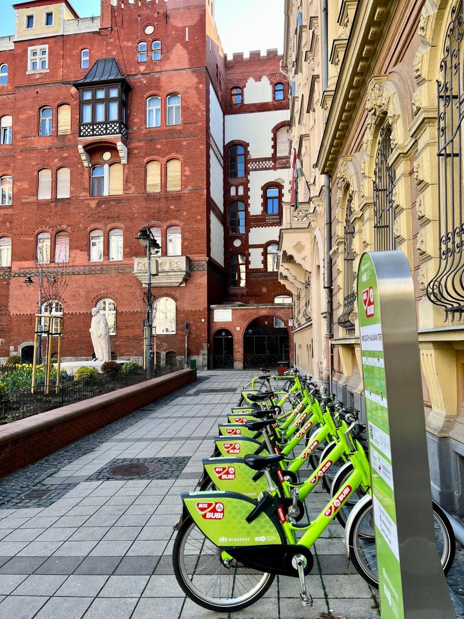 Cedar Inn Budapest - Palace District Eksteriør bilde