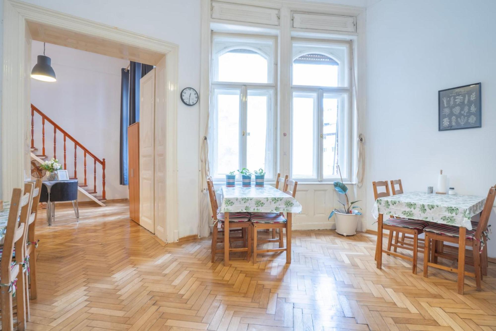 Cedar Inn Budapest - Palace District Eksteriør bilde
